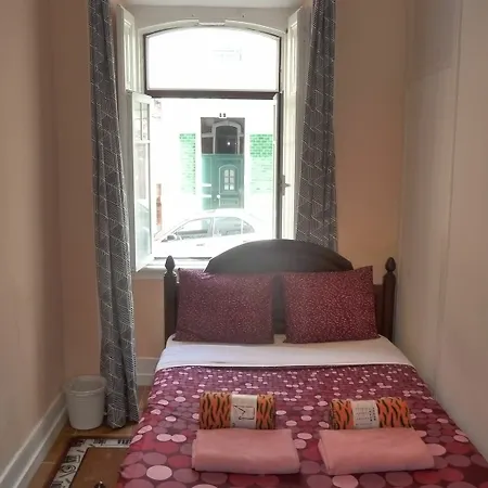 Midtown Guest house 2*